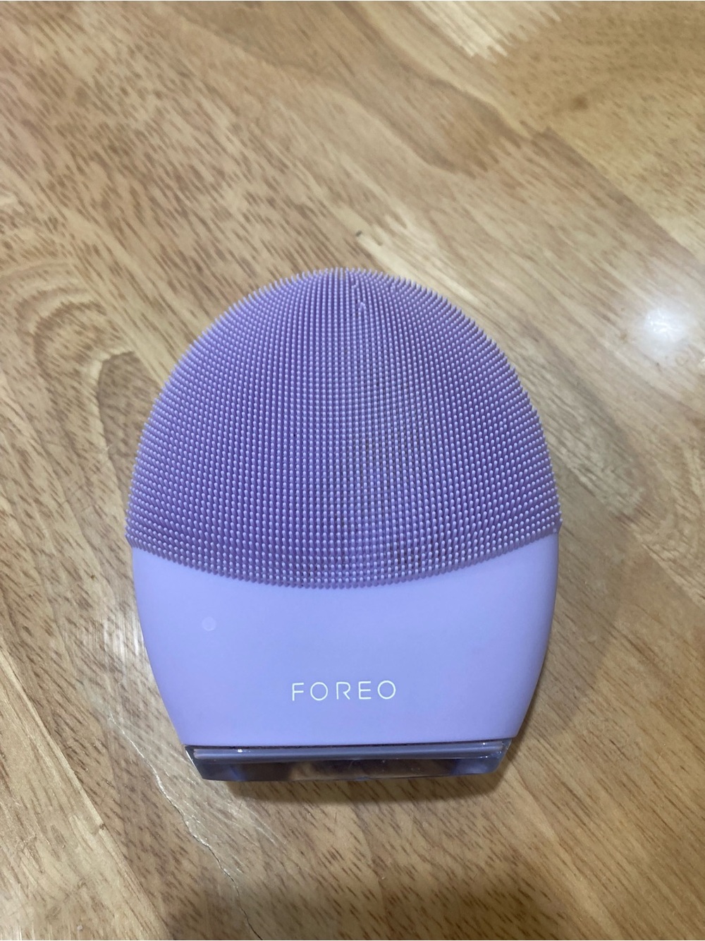 Skin cleansing device (not a phone accessory)